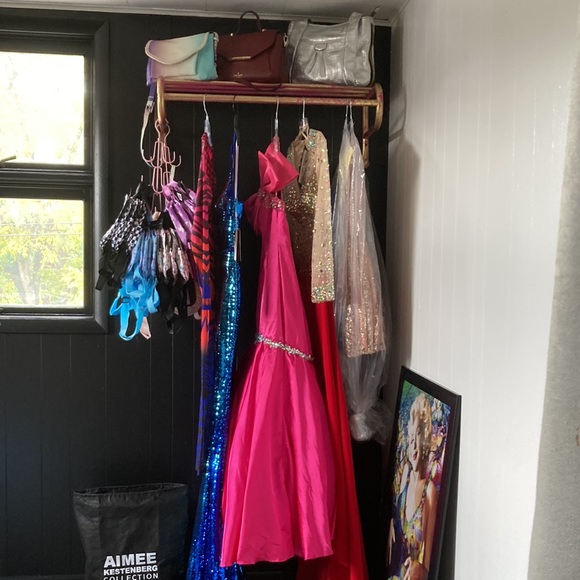 Meet your Posher - Picture 9 of 11